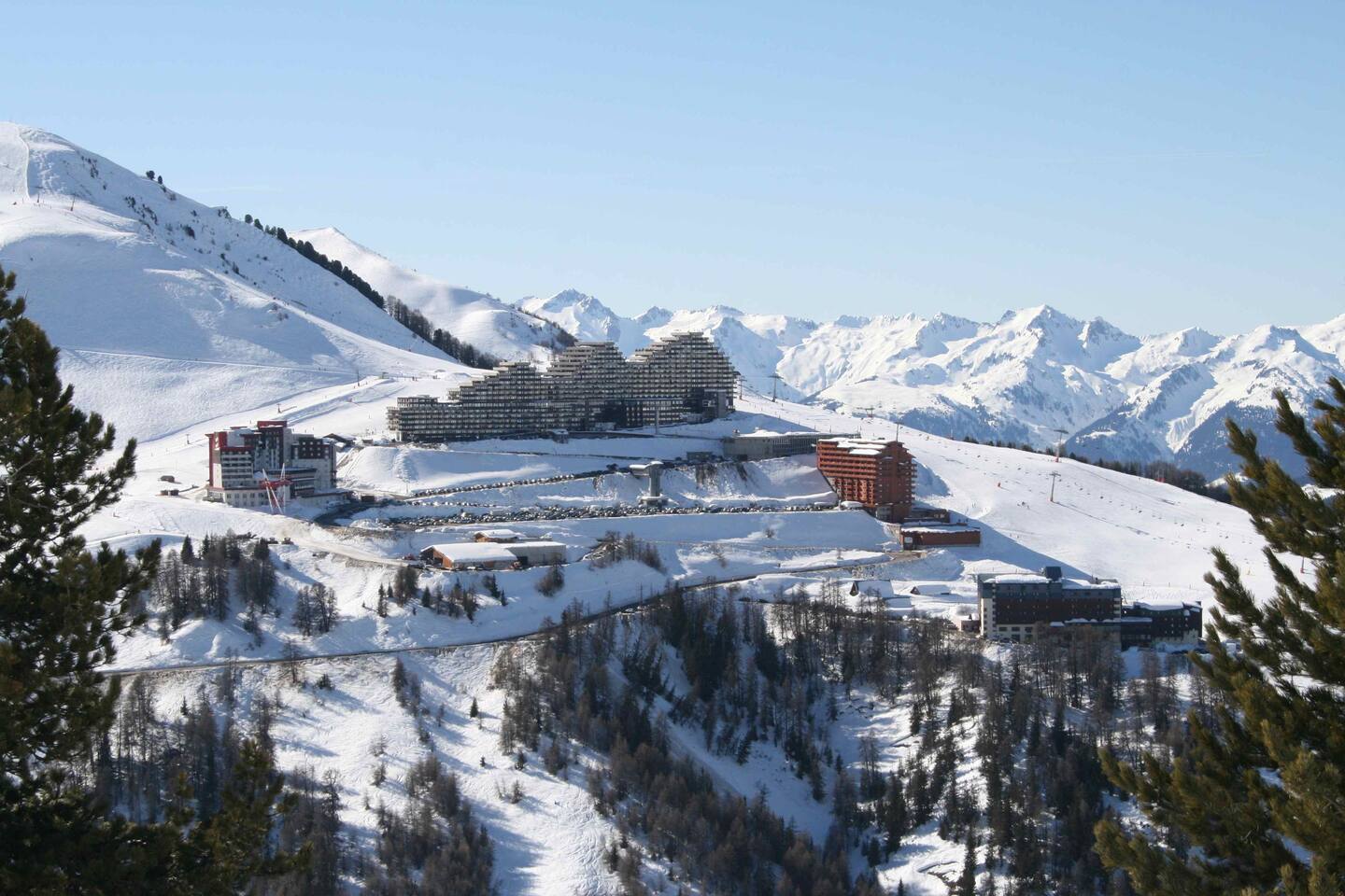 Vue extérieure de l'immeuble d'appartements